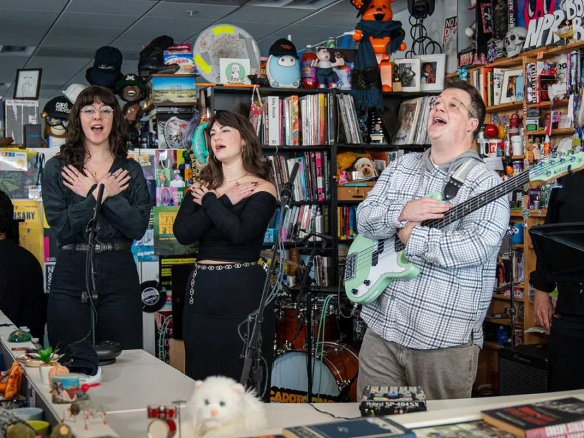Carrtoons Tiny Desk EDIT